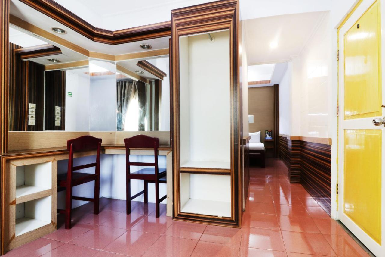 Mutiara Sari Hotel 마카사르 외부 사진